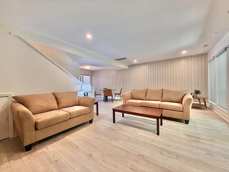 907 Oak Tree Dr — Photo 9