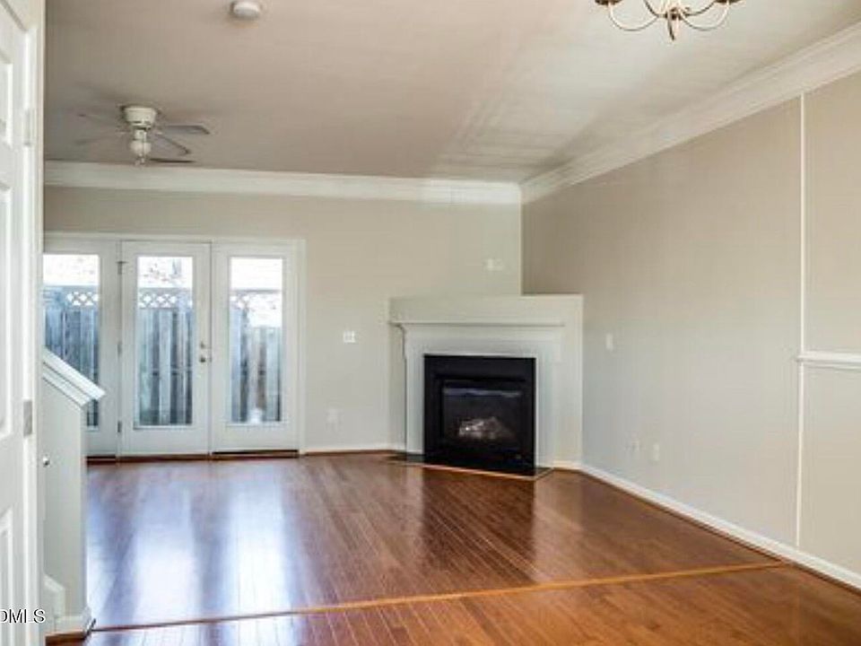 1st image of 24 Mulberry Ct