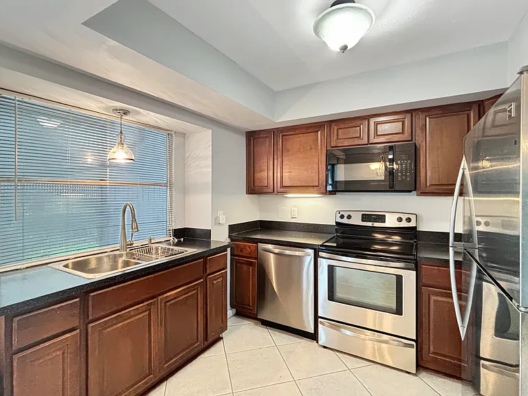 3154 Meridian Way S #6 — Photo 6