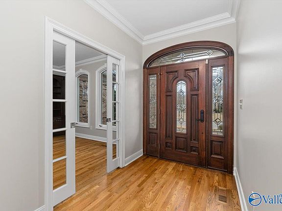 4th image of 3104 Brook Park Dr SE