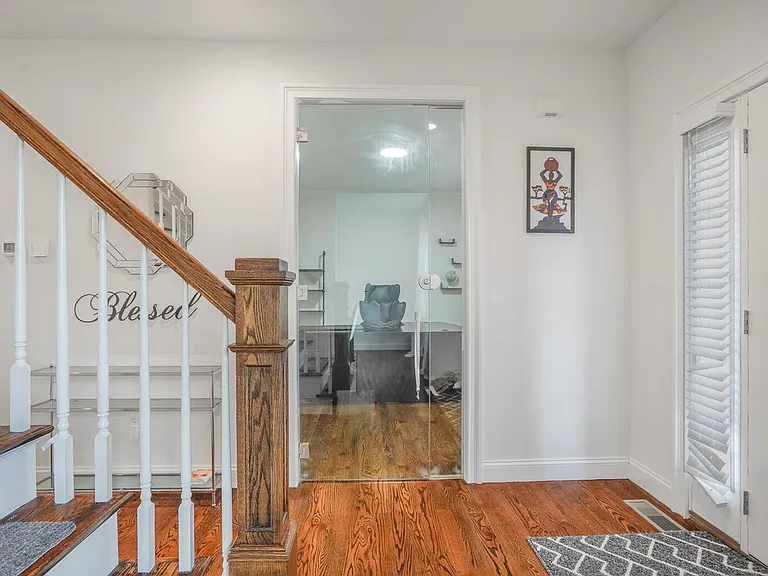 149 Stratford Dr — Photo 5