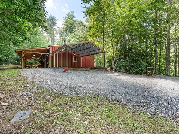 19 Ladybug Ln, Blue Ridge, GA 30513