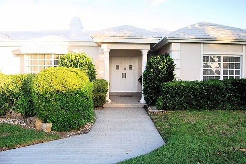 2nd image of 6202 Hazelwood Cir