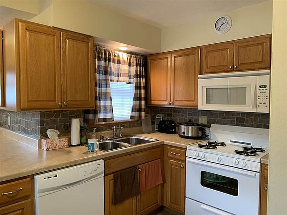 4th image of 7704 Scott Ln