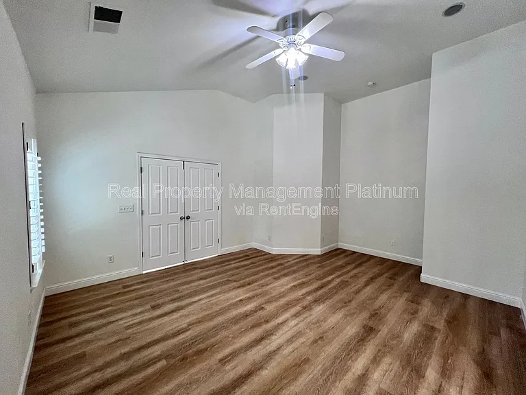 1030 E Royal Dornoch Ave — Photo 4