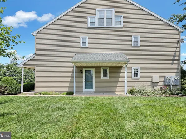 901 Christopher Dr, Wyomissing, PA 19610