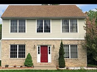 53 Streamside Ln, New Britain, CT 06052