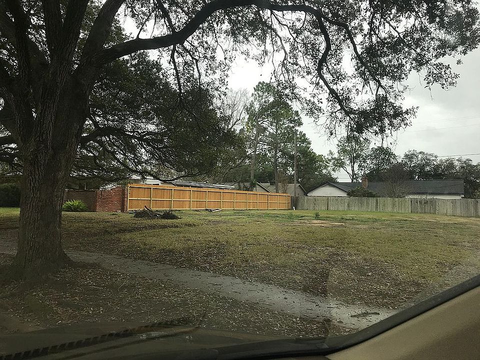 1st image of 5003 Loch Lomond Dr