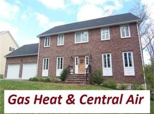 12 Whisper Dr, Worcester, MA 01609