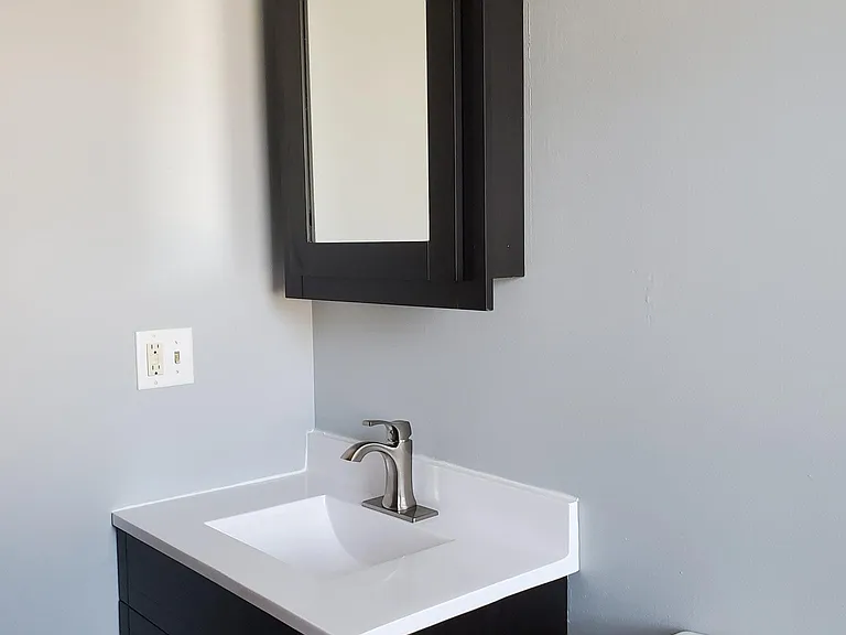 300 2nd St NE #9 — Photo 4