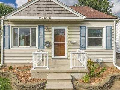 22605 Downing St, Saint Clair Shores, MI, 48080