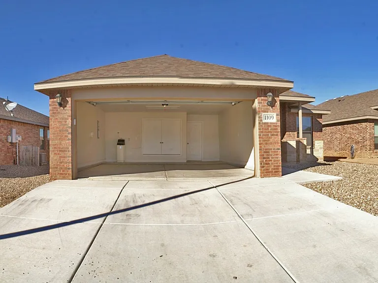 1109 Lizzard Ct — Photo 15