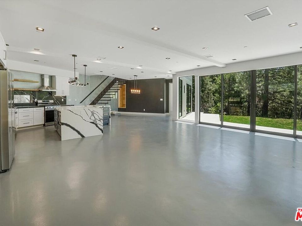 1st image of 1021 Teakwood Dr
