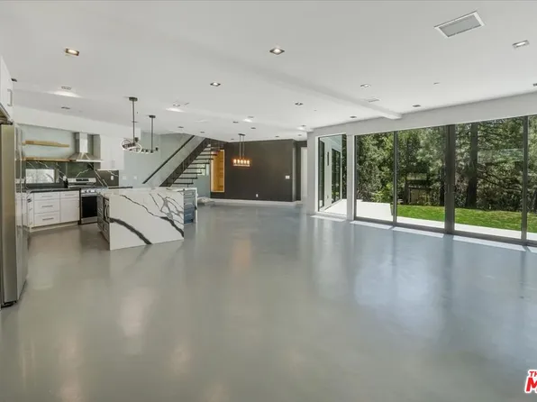 1021 Teakwood Dr, Lake Arrowhead, CA 92352