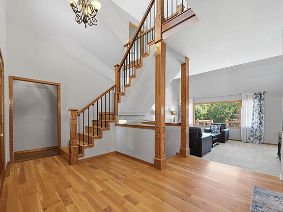5th image of 250 N Montbella Cir