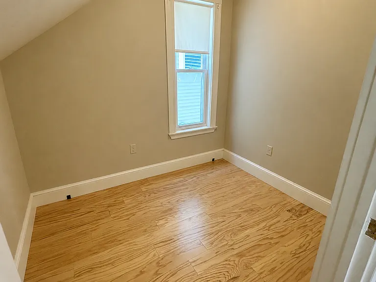 598-602 Putnam Ave #3 — Photo 17