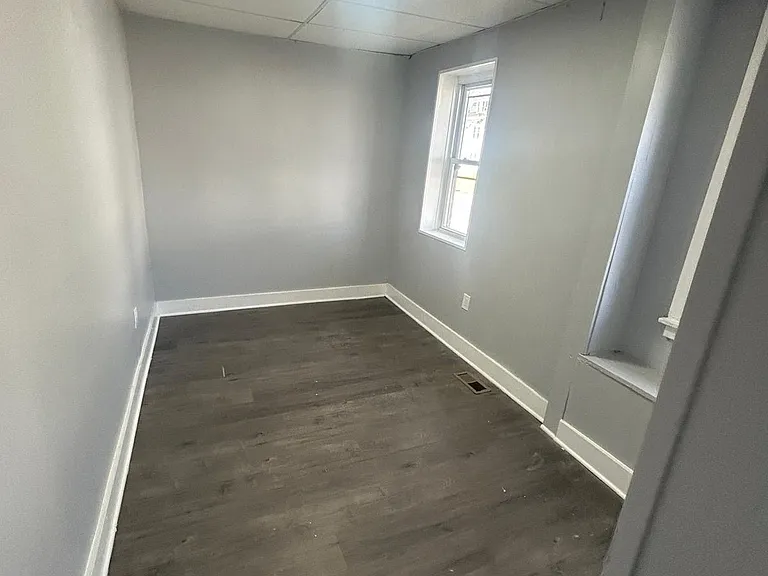 98 Hanover St #4 — Photo 4