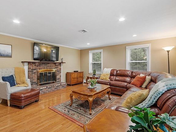 4th image of 23 Appaloosa Dr