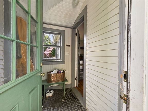 4th image of 38 Summer St