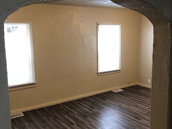 3rd image of 1213 S Grant Ave
