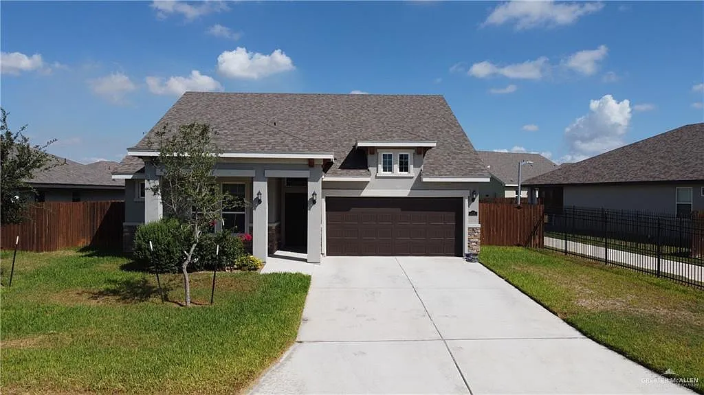 3 bed, 2.5 bath, 2189 sqft, $2,200 — Photo 1
