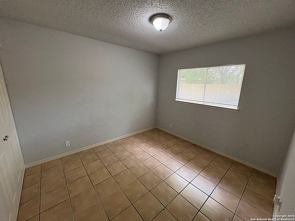 5th image of 911 Walnut Park