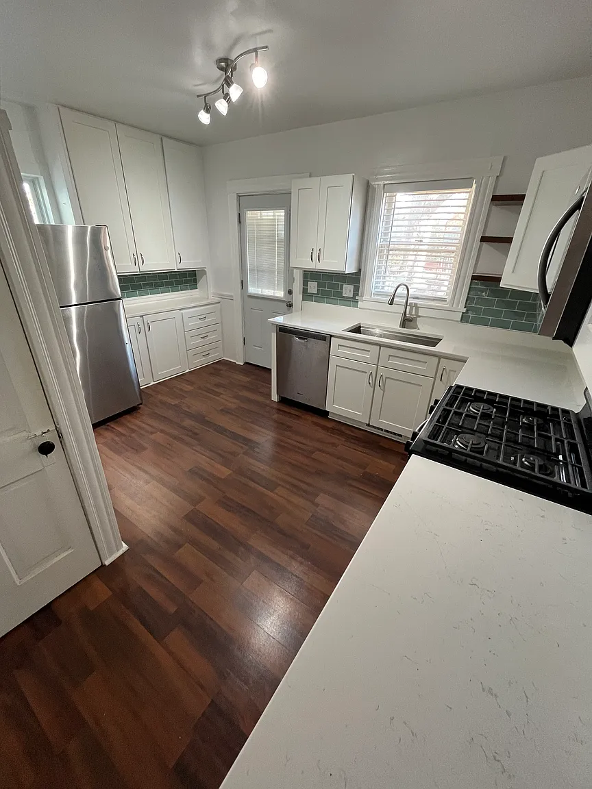 1363 Cove Ave photo 1