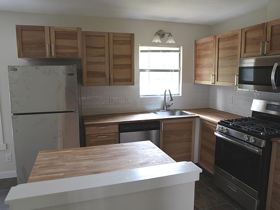 3rd image of 5331 Wellington Dr