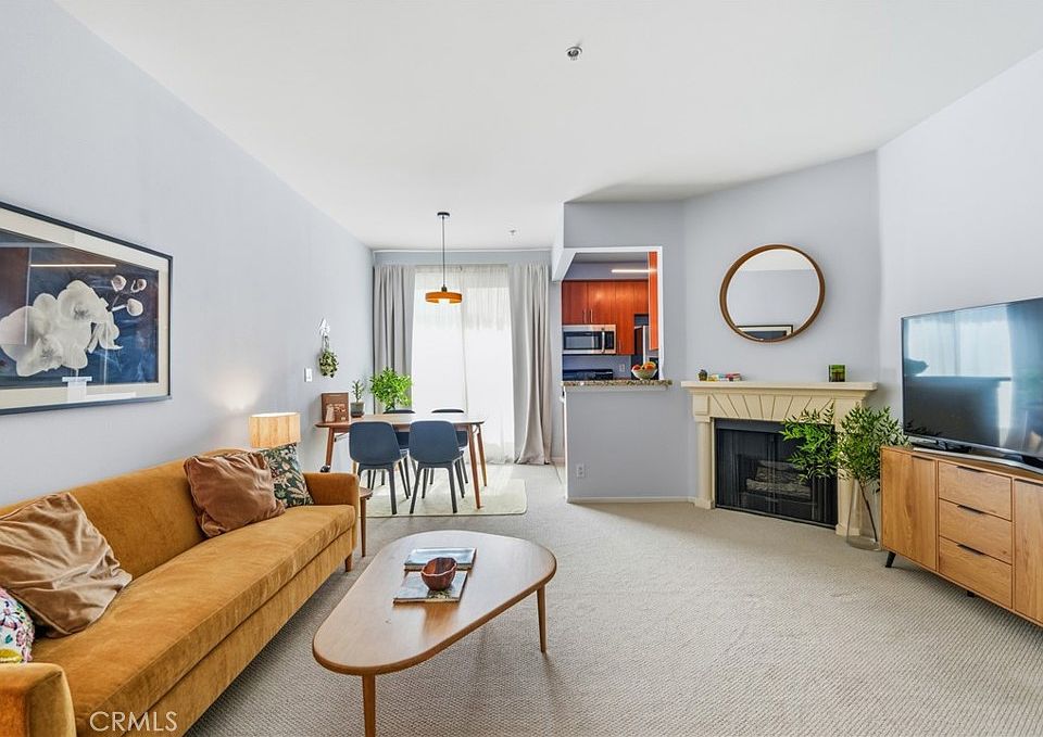 1st image of 620 S Gramercy Pl APT 211