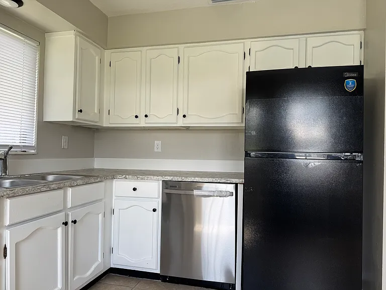 277 Leelon Rd — Photo 4