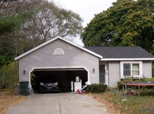 2252 Charles Ave, Norton Shores, MI 49441