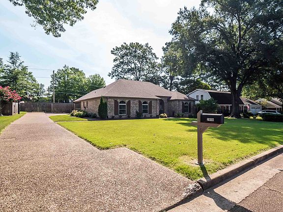 2nd image of 2998 Circle Gate Dr