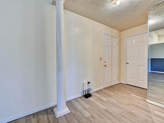 3rd image of 30 Parkside Dr