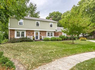 12330 Lancelot Ln, Carmel, IN