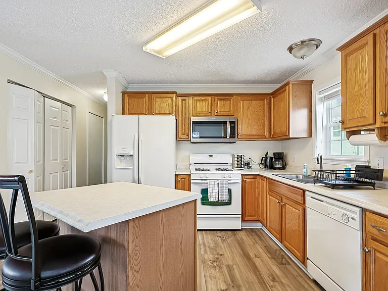 4416 Dreux Ave — Photo 5