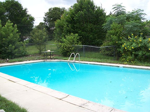 5th image of 2080 Dearing Ave