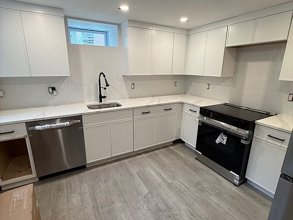 3rd image of 197 Lafayette St #1B