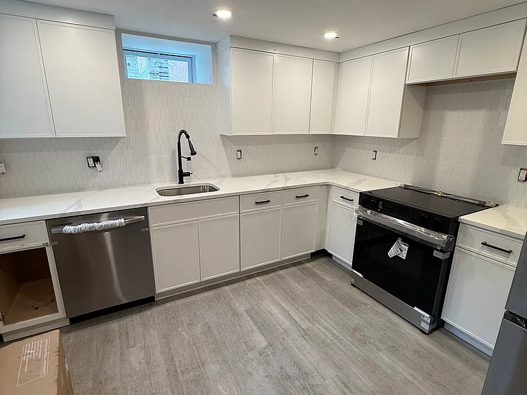197 Lafayette St #1B — Photo 3