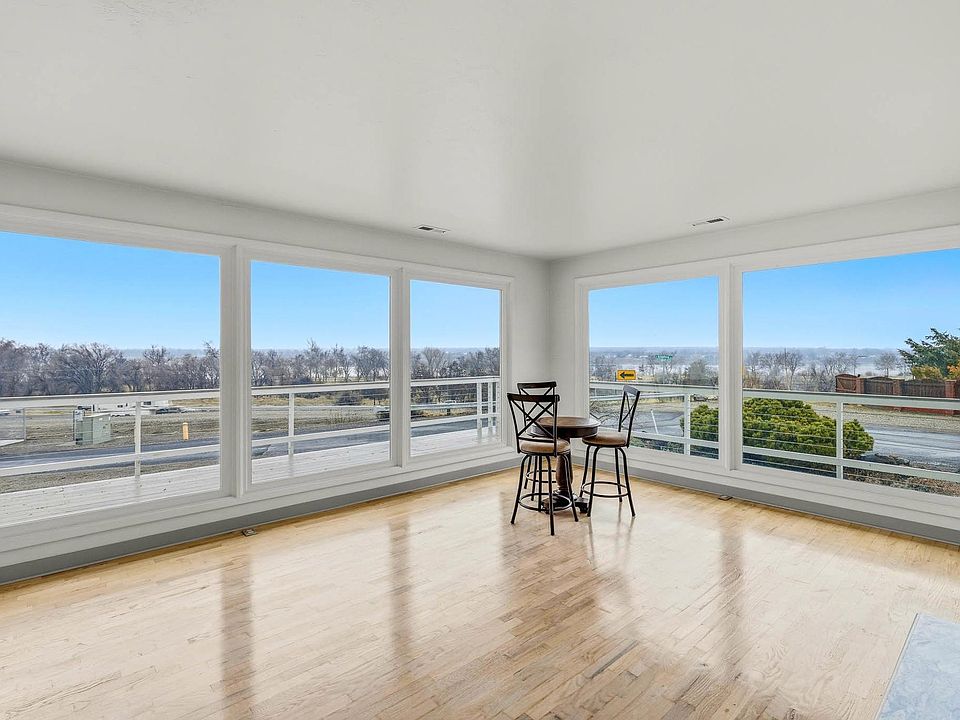 1st image of 5805 W Arrowhead Ave
