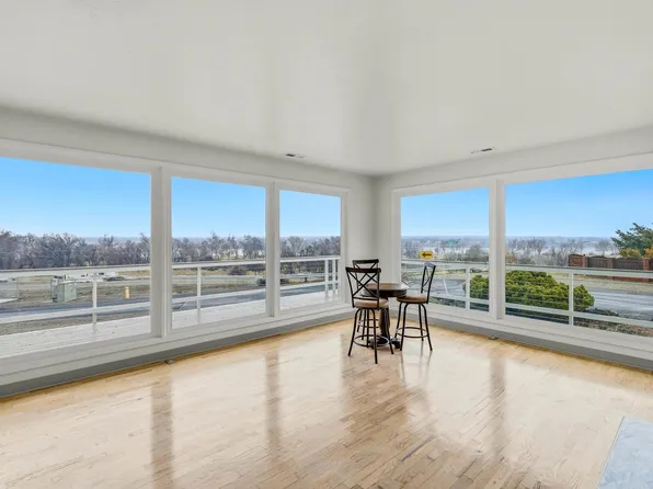 5805 W Arrowhead Ave, Kennewick, WA 99336