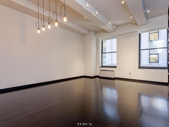 2nd image of 18-20 Pine St #611