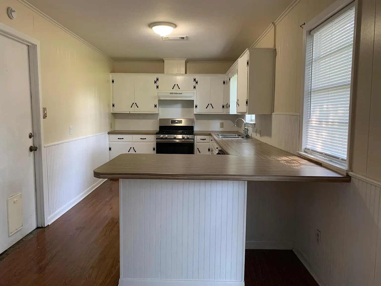 3 bed, 1176 sqft, $1,600 — Photo 3
