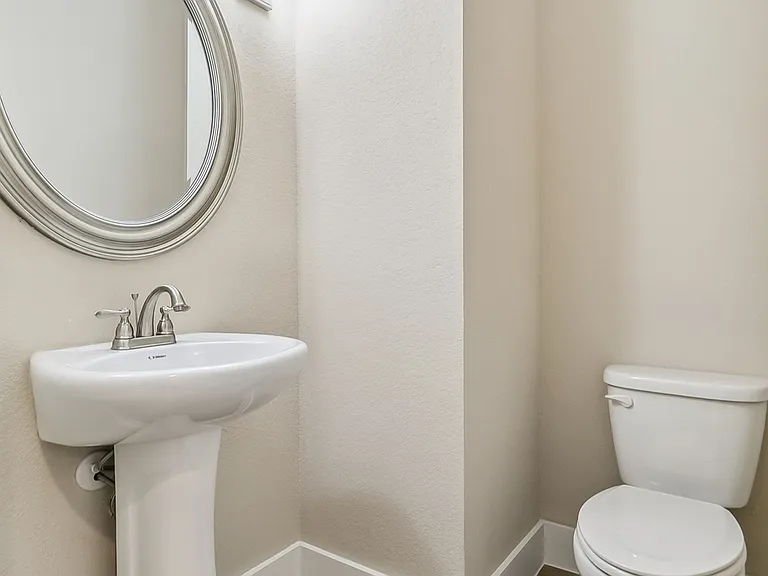 2508 Sanders Ct — Photo 35