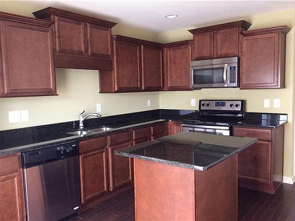 2nd image of 138 Saxony Way 122