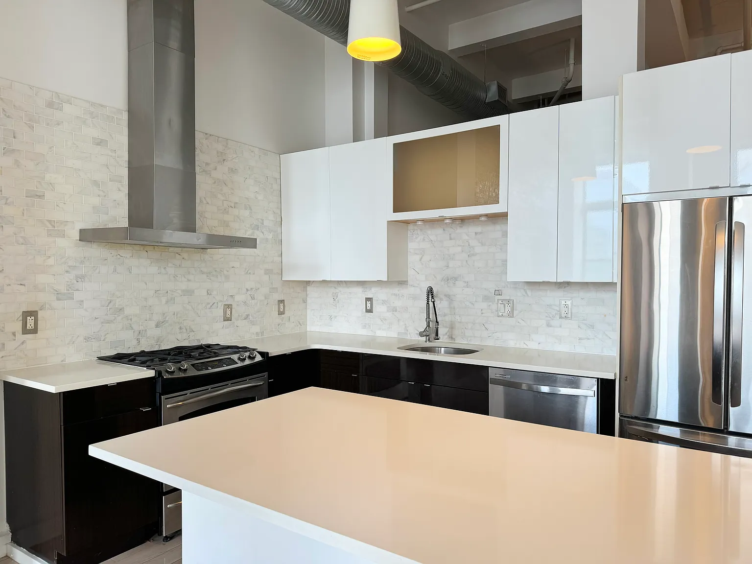 2 bed, 922 sqft, $2,800 — Photo 4