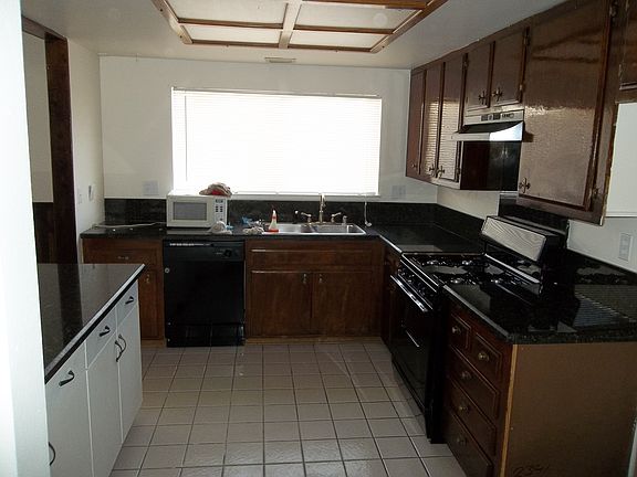 2nd image of 6201 La Palma Pkwy