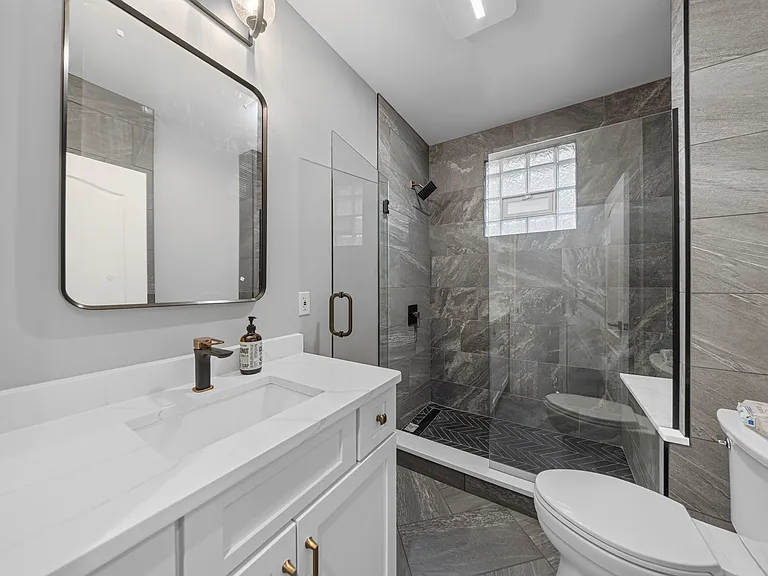 647 E Kirby St #2 — Photo 15