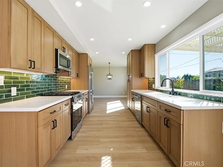 1613 Darcy Ave — Photo 14