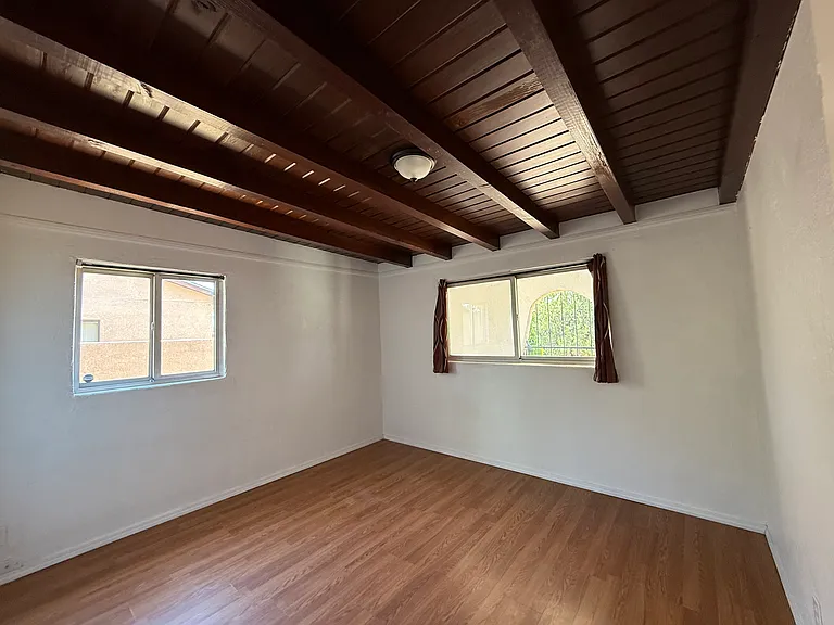2834 Montclaire Dr NE — Photo 15
