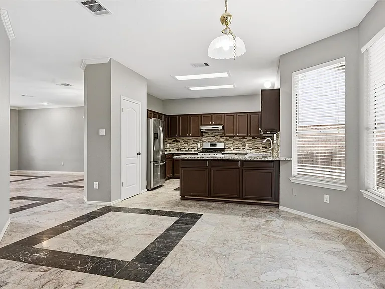 2813 Cortez Dr — Photo 5